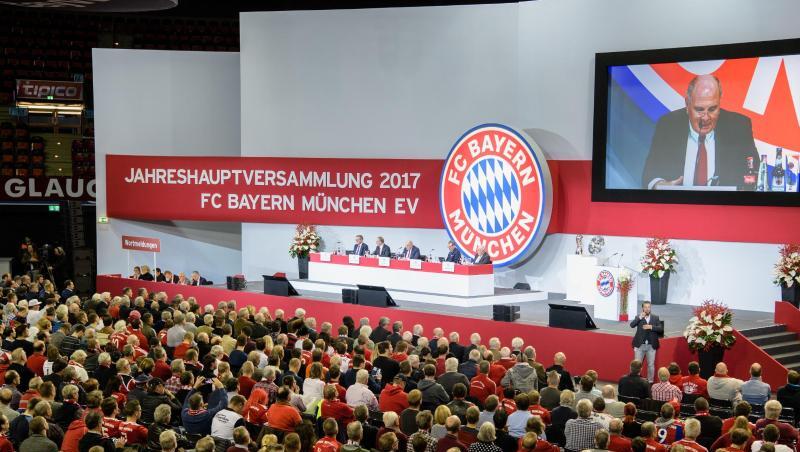Zahlreiche Vereinsmitglieder nehmen an der Jahreshauptversammlung des FC Bayern im Audi Dome in München teil. Foto: Matthias Balk Zahlreiche Vereinsmitglieder nehmen an der Jahreshauptversammlung des FC Bayern im Audi Dome in München teil. Foto: Matthias Balk
