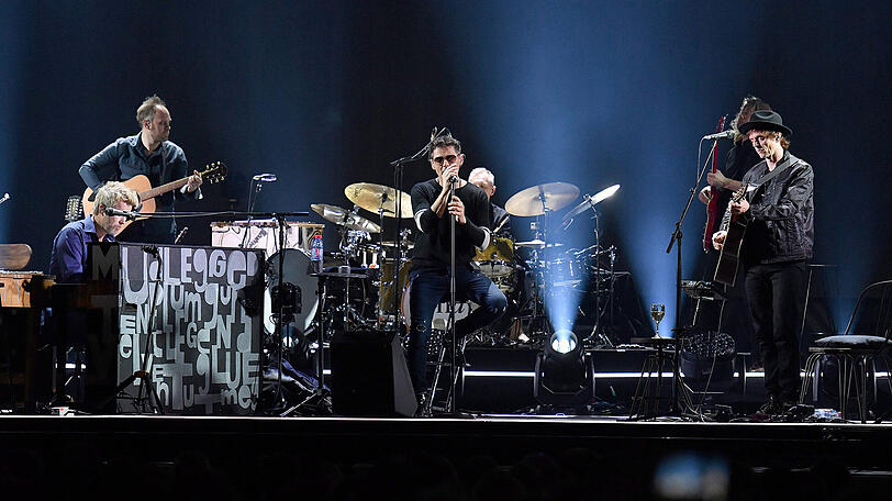 Die Musiker der norwegischen Band a-ha zeigen sich auch bei ihrem Auftritt in der Olympiahalle gewohnt unaufgeregt.