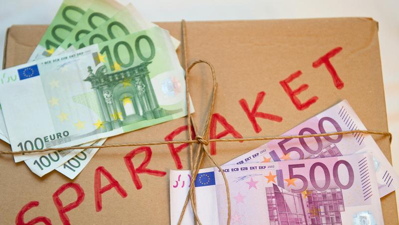 Die Regierungskoalition will das Sparpaket in zwei Gesetze aufteilen Die Regierungskoalition will das Sparpaket in zwei Gesetze aufteilen