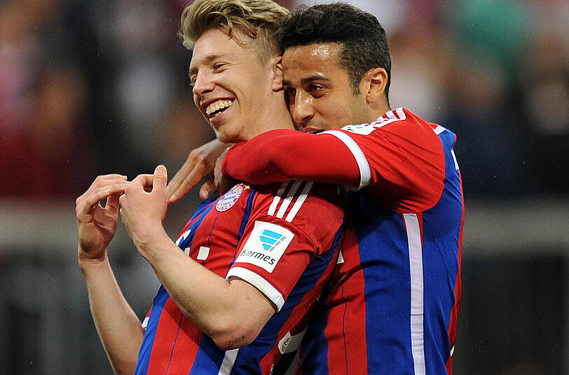 Mitchell Weiser (l.) zeigte gegen Hertha sein bisher bestes Spiel im Bayern-Trikot.