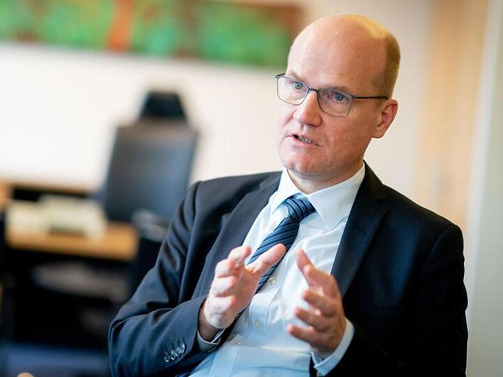 Unionsfraktionschef Ralph Brinkhaus (CDU) pocht auf ein Mitspracherecht der Bundestagsfraktion bei der Nachfolge für Annegret Kramp-Karrenbauer.