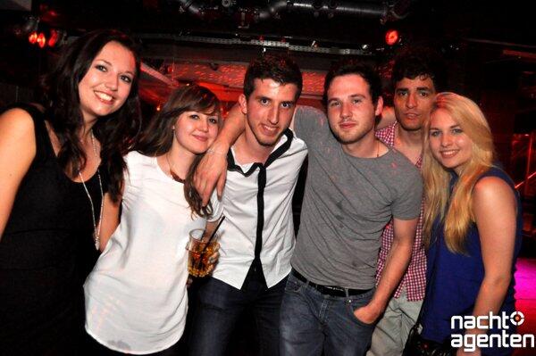 Beim Donnerstagsclubbing in der 089-Bar mit DJ Nino und DJ Stefan gab's das Beste aus House, Pop, Rock und Disco auf die Ohren. Mehr Bilder unter: href="http://www.nachtagenten.de/gallery/donnerstags-clubbing.921335.html