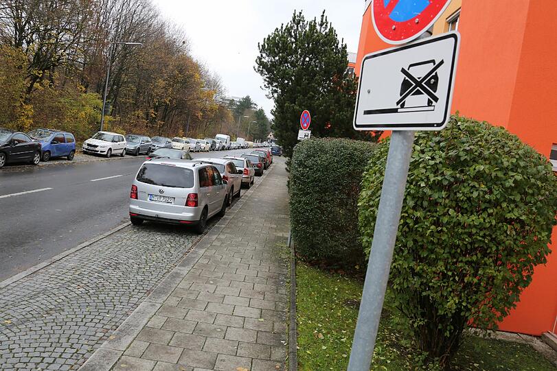 Paradox: In Perlach gibt&rsquo;s Parkplätze mit Parkverbot.