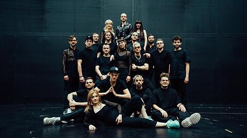 Die Jazzrausch Bigband: vorne rechts der Leiter Roman Sladek. Ganz links: Komponist Leonhard Kuhn.