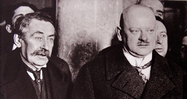 Gustav Stresemann (r., 1878-1929), Reichskanzler August bis November 1923, Außenminister von 1923 bis 1929, Friedensnobelpreisträger.