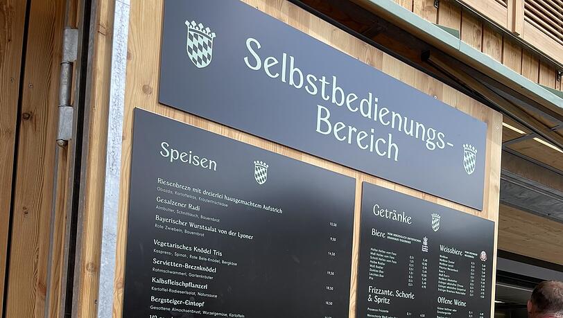 Die Speisekarte im Selbstbedienungsbereich. Die Speisekarte im Selbstbedienungsbereich.