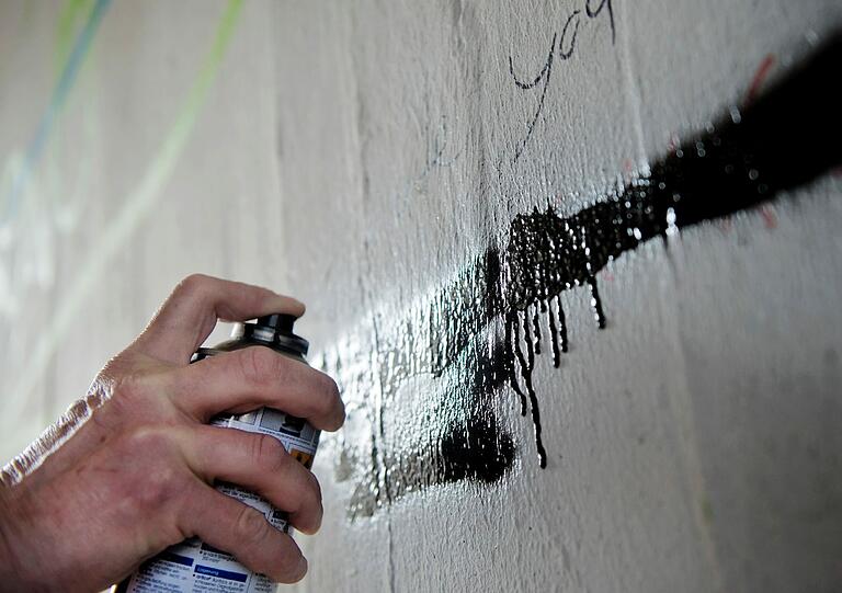 Zwei 21 jährige Sprayer wurden festgenommen(Symbolbild)