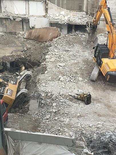 Die Bilder vom umgestürzten Bagger in Münchens Altstadt.