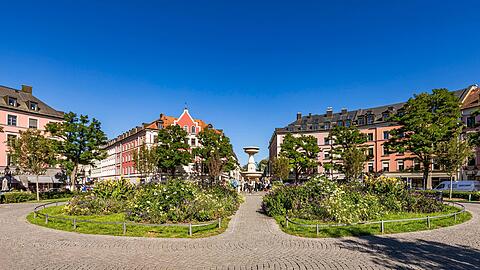Der Gärtnerplatz liegt nur wenige Gehminuten vom Viktualienmarkt, der Isar und dem Marienplatz entfernt.