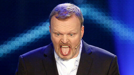 Stefan Raab stellt sich hinter seine Künstlerin. Stefan Raab stellt sich hinter seine Künstlerin.