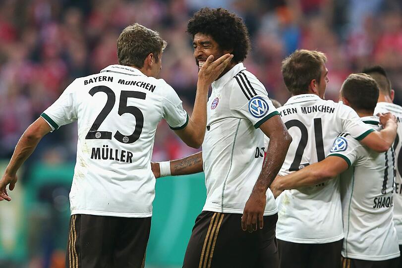 DANTE: NOTE 3.
Hinten solide bis souverän, stand nur einmal beim Gegentor falsch. Dafür schlug er eine Traumflanke auf Pizarro.