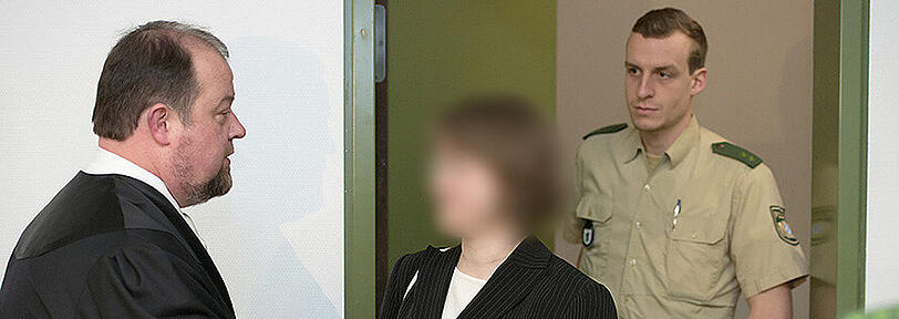 Siebenfacher Mordversuch? Die Hebamme Regina K. (34) vor Gericht.