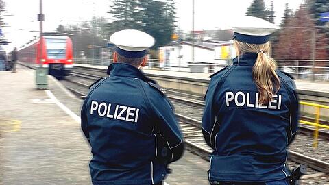 Die Polizei hat den Mann festgenommen, mittlerweile ist er aber wieder auf freiem Fuß. (Symbolbild)