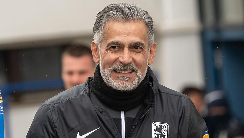 Maurizio Jacobacci, neuer TSV 1860-Trainer, nimmt am ersten Mannschaftstraining teil.