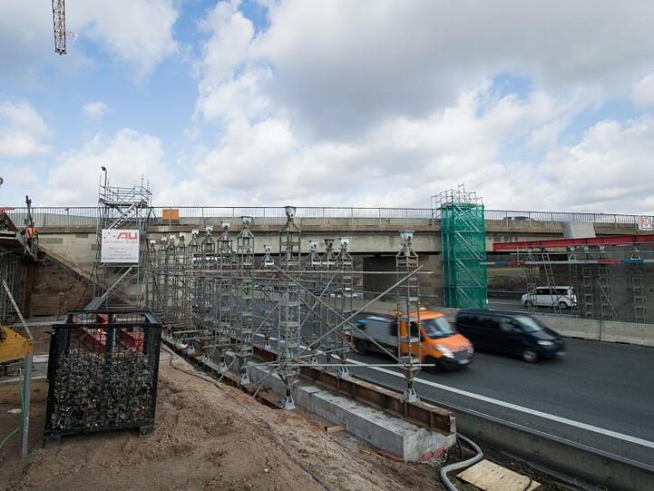 Eine Baustelle in Folge des Ausbaus der Autobahn 3. Foto: Daniel Karmann/Archiv