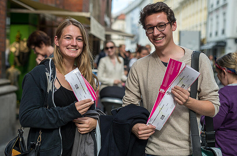 Wer früh dran war, konnte einige Tickets erstehen. Bis zu fünf Karten konnte man pro Person bekommen.