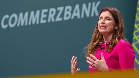 Wehrt sich seit fast zwei Jahren gegen eine &Uuml;bernahme: Commerzbank-Chefin Bettina Orlopp. (Archivbild)