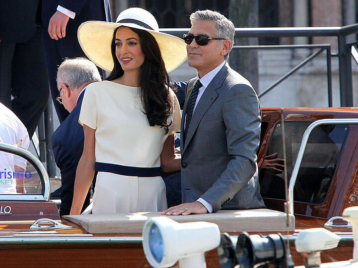 Amal Alamuddin und George Clooney nach ihrer standesamtlichen Trauung