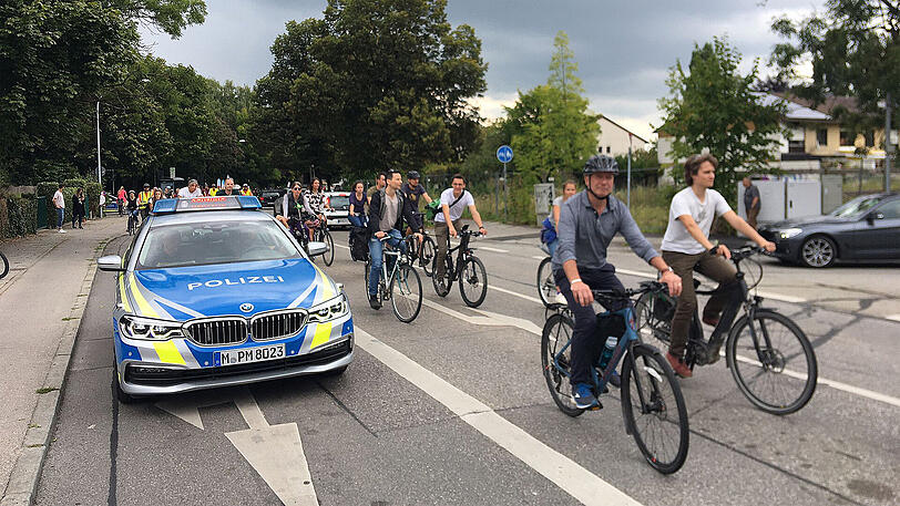 Teilnehmer der Radsternfahrt auf dem Weg zur Theresienwiese.