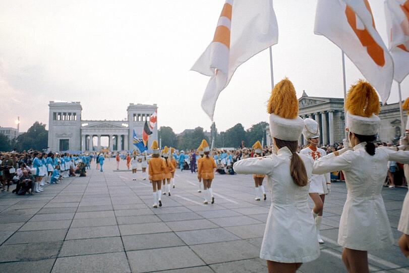 Parade im Rahmen der Eröffnungsfeierlichkeiten der Olympischen Spiele 1972 Parade in frame the Opening ceremony the Olympic Games 1972