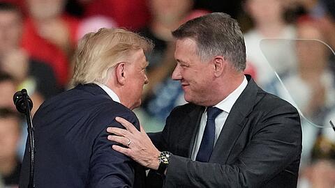 Audi-Chef Gernot D&ouml;llner steht f&uuml;r seinen Auftritt mit US-Pr&auml;sident Trump in der Kritik. (Archivbild)