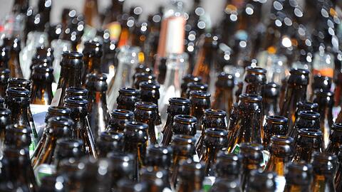 Bier-Pfandflaschen sind in &Ouml;sterreich und Deutschland gleich, das Pfand nicht. (Archivbild)