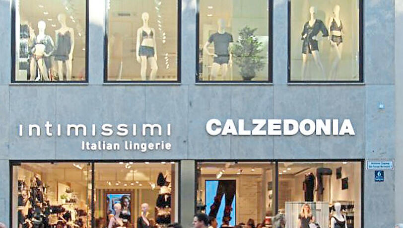 Intimissimi-Calzedonia hat auch ein neues Geschäft. Intimissimi-Calzedonia hat auch ein neues Geschäft.