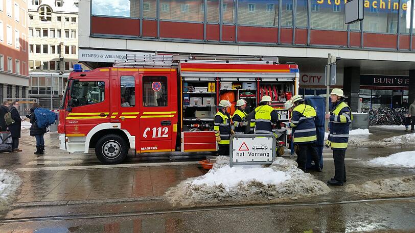 Einsatz der Rettungskräfte am Münchner Hauptbahnhof.