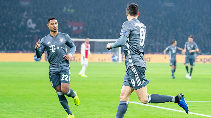 SERGE GNABRY, NOTE 2: Hoffte vor der Partie auf ein "kleines Spektakel". Das lieferte er selbst. Vergab zunächst drei Chancen (2., 9., 12.), bereitete dann Lewandowskis 1:0 mit einem perfekten Pass vor. Bester Bayern-Spieler. Überraschend früh von Kovac ausgewechselt.