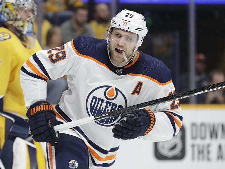 Bis zum Abbruch der Saison Topscorer der NHL mit 110 Punkten: Leon Draisaitl von den Edmonton Oilers.