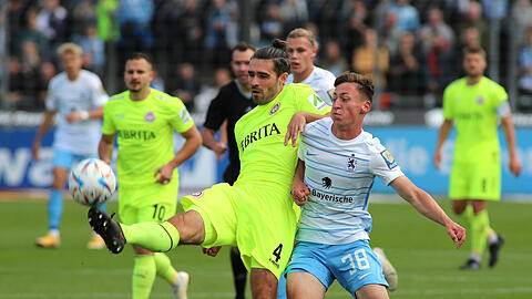 Der TSV 1860 München baut seinen Vorsprung auf die  SV Wehen Wiesbaden aus.