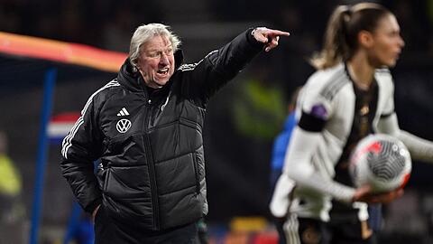 Horst Hrubesch möchte gerne wieder die Atmosphäre im Olympischen Dorf mit Sportlern aus aller Welt erleben.