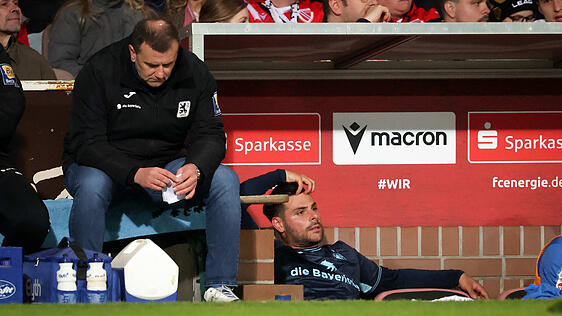 Das Ende aller Aufstiegstr&auml;ume bedeutet f&uuml;r 1860-Boss Manfred Paula (l.) Gewissheit, was seine Arbeit gleichzeitig erleichtert und erschwert. Immerhin Kevin Volland (r.) ist sicher in der kommenden Saison dabei.