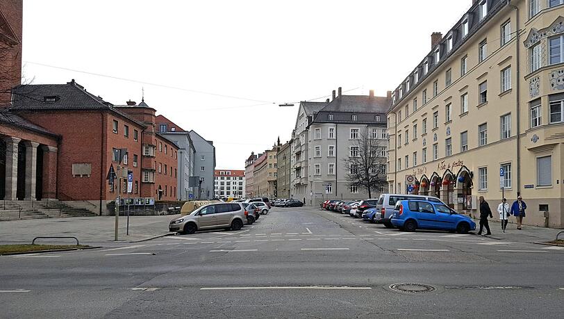 So sieht die Versailler Straße zur Zeit aus. So sieht die Versailler Straße zur Zeit aus.