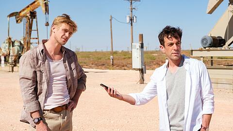 Regisseur B.J. Novak als New Yorker Journalist, der das reaktionären Texas in der Person von Ty (Boyd Holbrook) entlarven will.