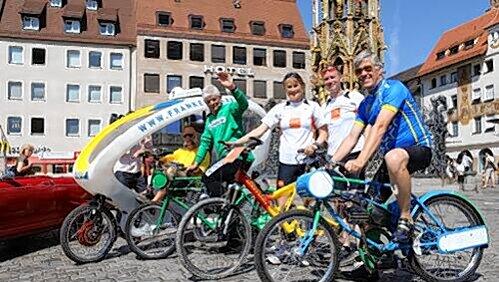Auf die Plätze, fertig, los: Heuer wird nicht nur geradelt. Auch Läufer, Dernys (leichte Motorräder) und Fun Bikes sind am Start. Auf die Plätze, fertig, los: Heuer wird nicht nur geradelt. Auch Läufer, Dernys (leichte Motorräder) und Fun Bikes sind am Start.