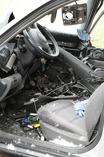 Auf der Staatsstraße 2359 krachten zwei Autos ineinander. Die Bilder vom Unfallort.