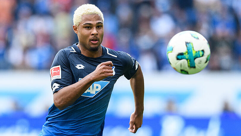 Sein bis dato letzter Auftritt in der Bundesliga: Serge Gnabry beim 2:0 der TSG 1899 Hoffenheim gegen den FC Schalke 04 am 23. September.