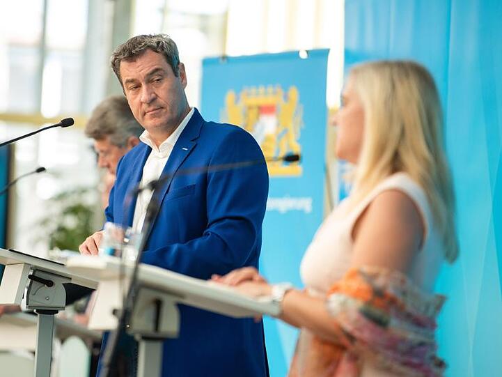 Der bayerische Ministerpräsident Markus Söder und die bayerische Gesundheitsministerin Melanie Huml (beide CSU). (Archivbild)