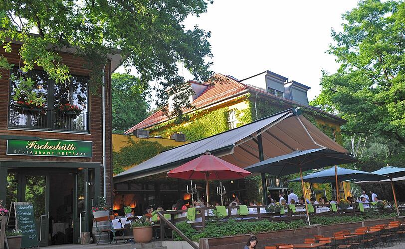 Schauplatz der Trauung sei die Villa Sidonie im Stadtteil Zehlendorf gewesen, berichtete das Stadtteilportal "qiez.de".