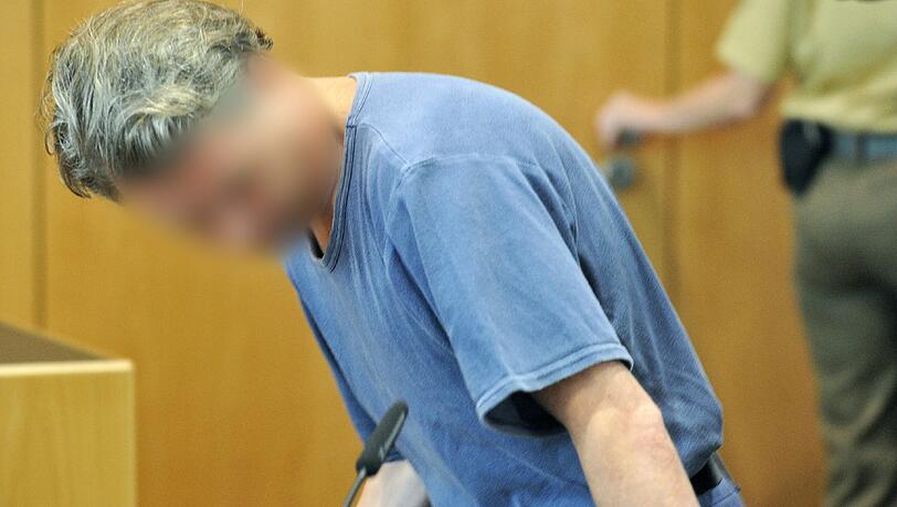 Prozess in Augsburg: Dieser Mann hat seine Frau aus Eifersucht totgefahren. Prozess in Augsburg: Dieser Mann hat seine Frau aus Eifersucht totgefahren.