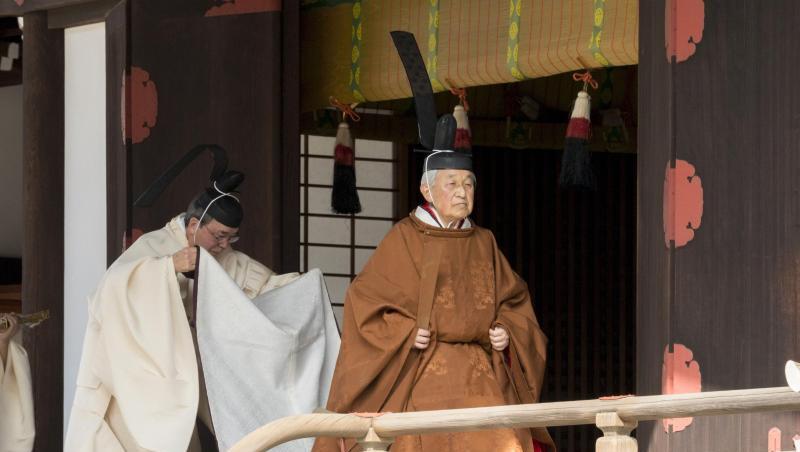 Japans Kaiser Akihito ist im kaiserlichen Palast auf dem Weg zu einem Ritual.