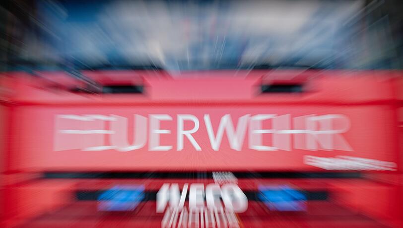 Die Feuerwehr wurde in der Nacht alarmiert. (Symbolbild)