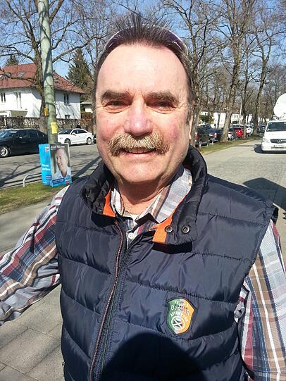 Wolfgang Trinks: Bei einem solchen Weltkonzern wie dem FC Bayern blieb gar nichts anderes übrig als der Rücktritt. Als Nachfolger sollen es weder Kahn, Hopfner noch Stoiber machen. Wenn, dann Rummenigge.