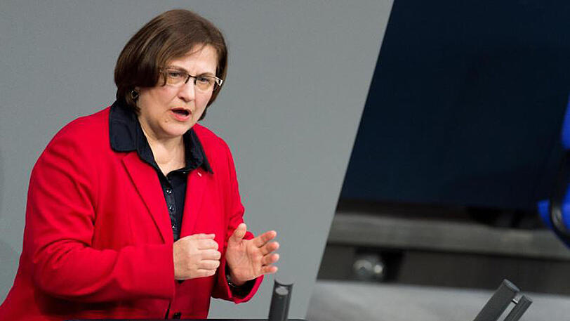 Die ernährungspolitische Sprecherin der Linksfraktion im Bundestag, Karin Binder, fordert sogenannte Lebensmittelretter, die sich Waren aus dem Müll holen, nicht länger wegen Diebstahls oder Hausfriedensbruchs zu hohen Geldstrafen zu verurteilten.