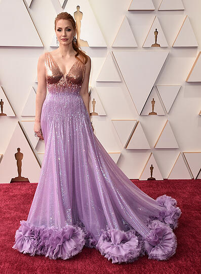 Das Kleid von Jessica Chastain schaut aus wie ein geschmackloser Vorhang.