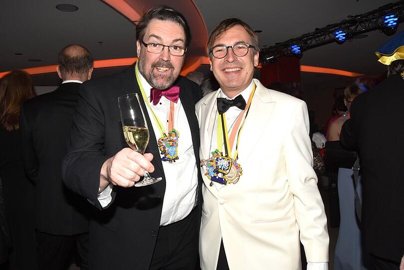 Der neue künstlerische Leiter André Hartmann mit dem Direktor des Deutschen Theaters, Thomas Linsmayer - hier beim Valentin-Ordensverleihung im Januar. Das Deutsche Theater wird jetzt die Lach- und Schießgesellschaft beherbergen.