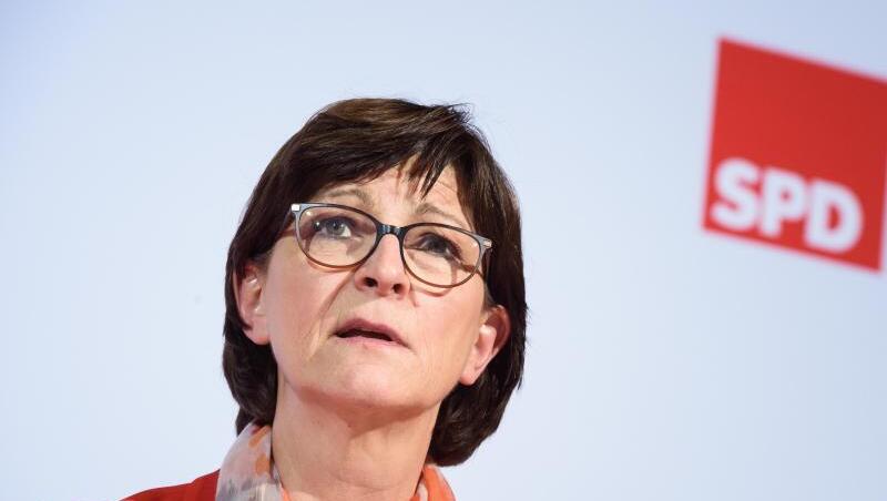Saskia Esken ist Vorsitzende der SPD. Saskia Esken ist Vorsitzende der SPD.
