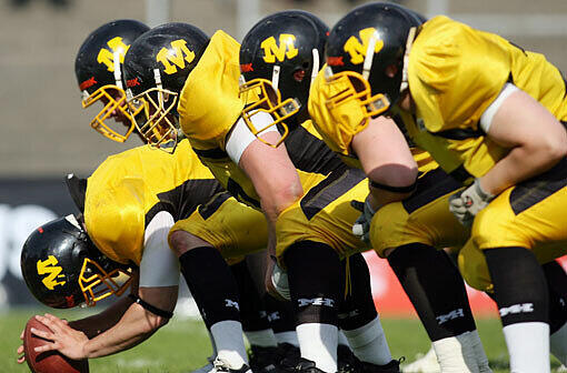 Platz 9: Munich Cowboys Football, 2 %. In der vergangenen Spielzeit sah die Bilanz in der German Football League sehr finster aus für die Cowboys um Quarterback Patrick Carey (Foto): achter und damit letzter Platz in der Gruppe Süd der höchsten Klasse.