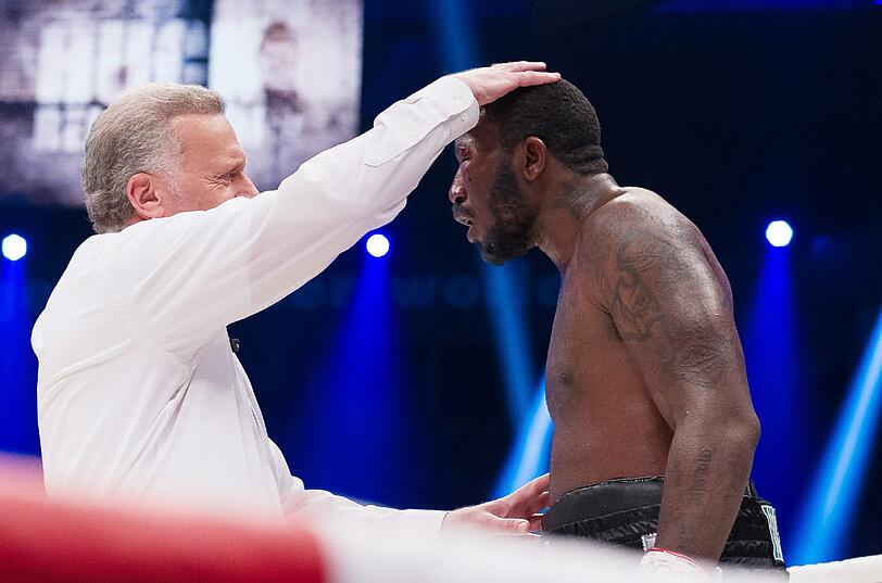 Marco Huck hat sich den WM-Gürtel zurückgeholt - die Bilder vom Fight gegen Ola Afolabi.